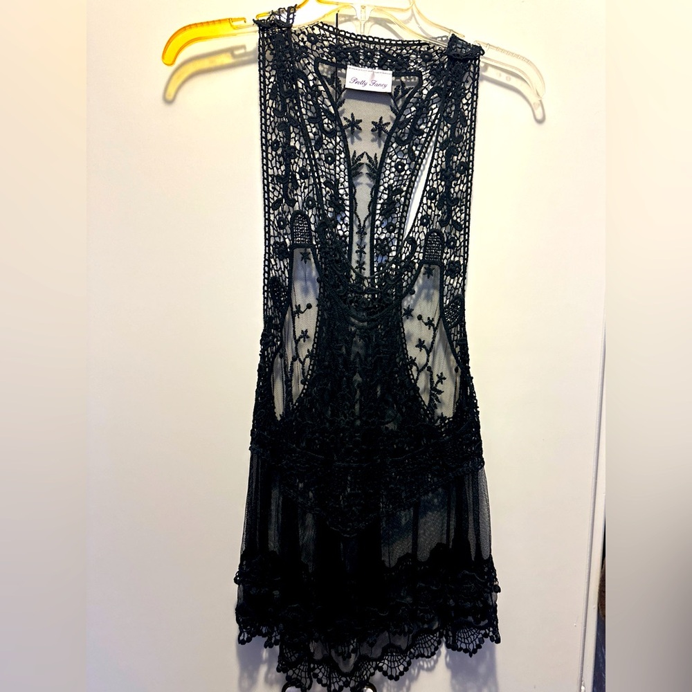 Black lace razor back